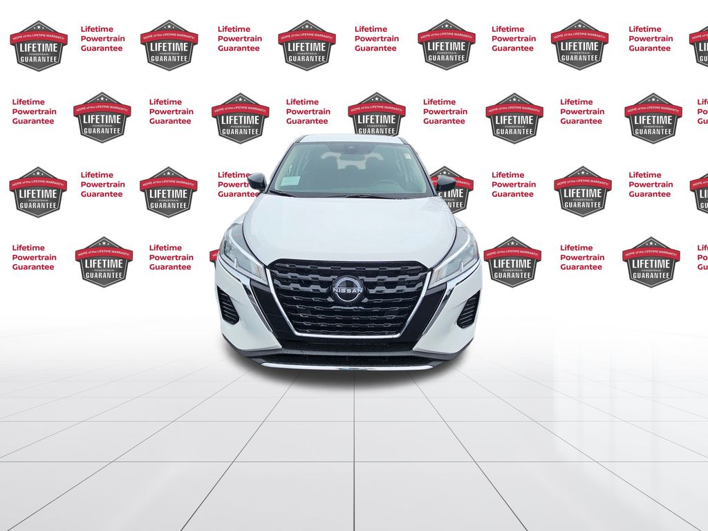2025 Nissan Kicks Play S photo 3