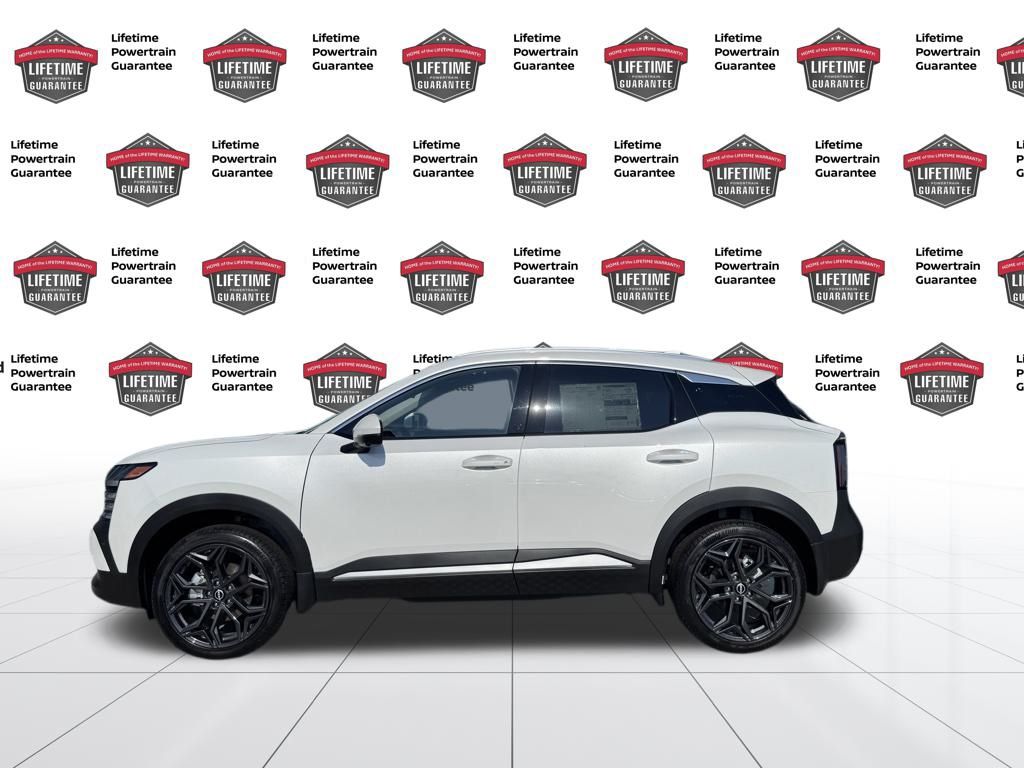 2025 Nissan Kicks SR photo 2