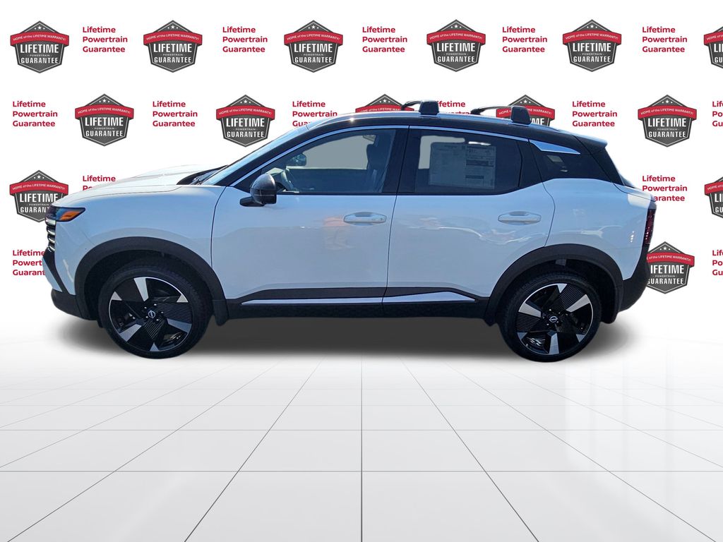 2026 Nissan Kicks SR photo 2