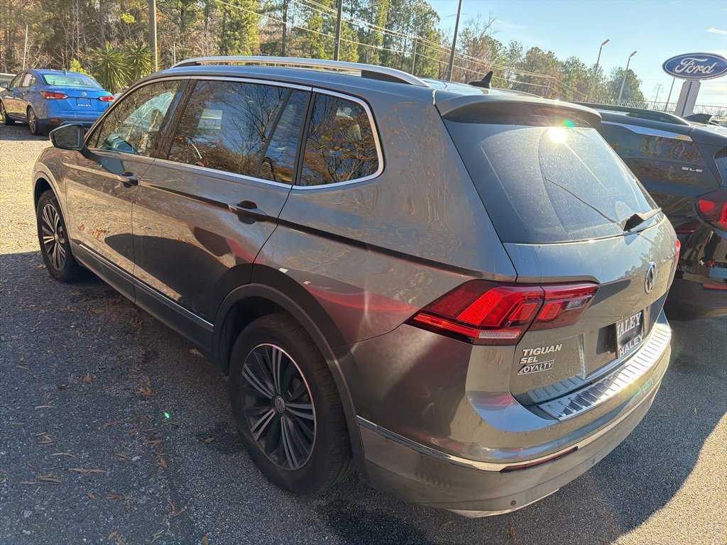 2019 Volkswagen Tiguan SEL photo 2