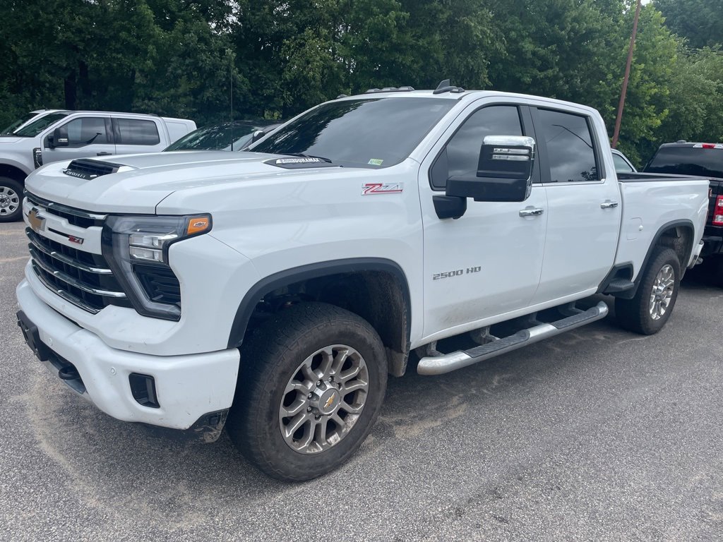 2025 Chevrolet Silverado 2500HD LT photo 4