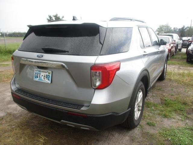 2023 Ford Explorer XLT photo 3