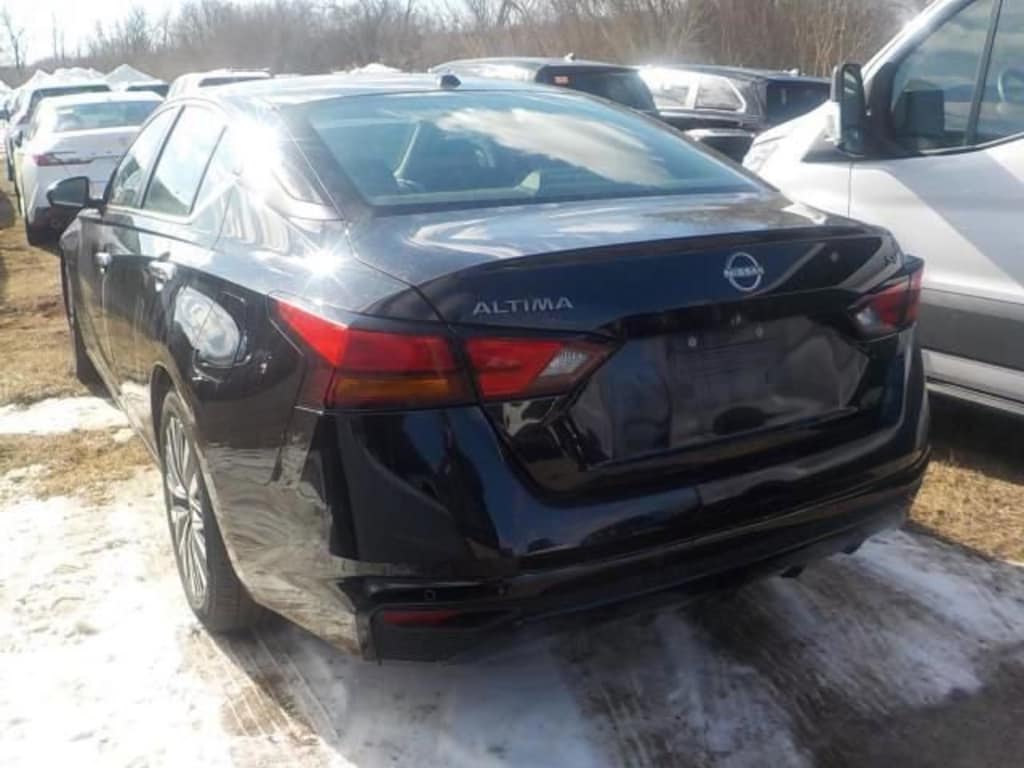 Used 2024 Nissan Altima 2.5 SV Sedan