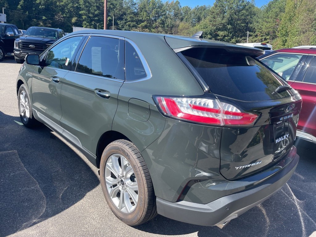 2024 Ford Edge Titanium photo 2