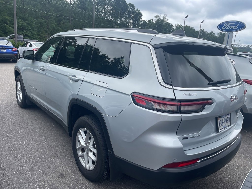 2023 Jeep Grand Cherokee Laredo photo 3