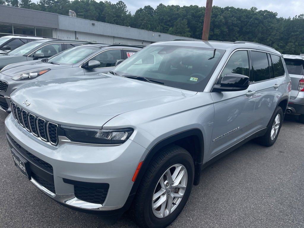 2023 Jeep Grand Cherokee Laredo photo 4