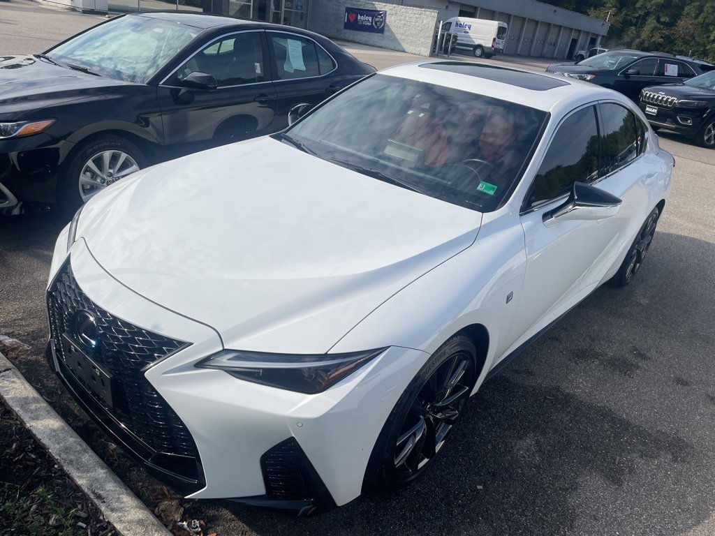 2024 Lexus IS 350 F SPORT photo 3
