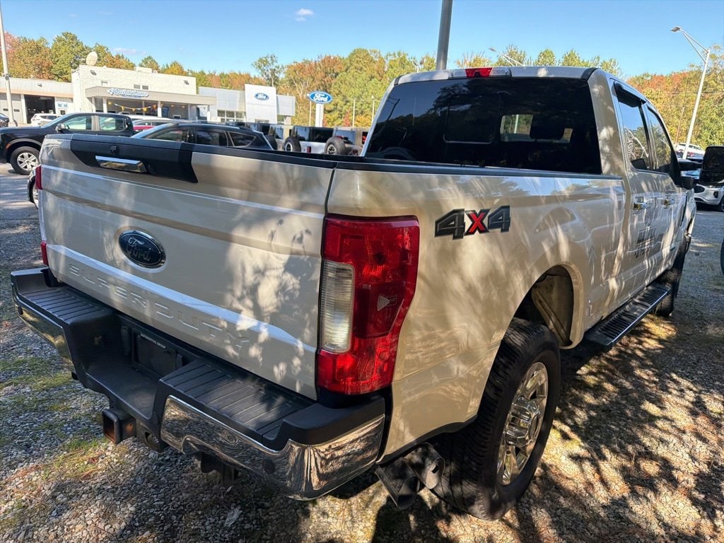 Used 2017 Ford Super Duty F-250 SRW Lariat Truck Crew Cab