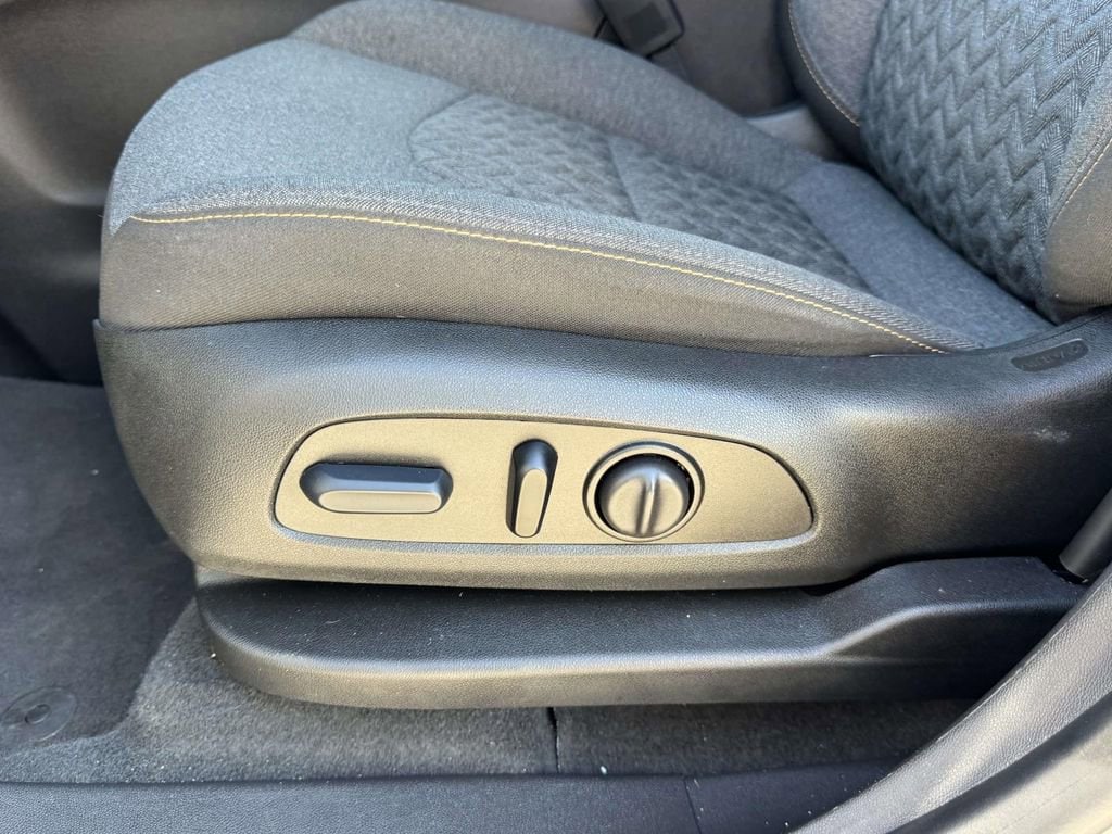 2024 Chevrolet Equinox LT - Photo 19