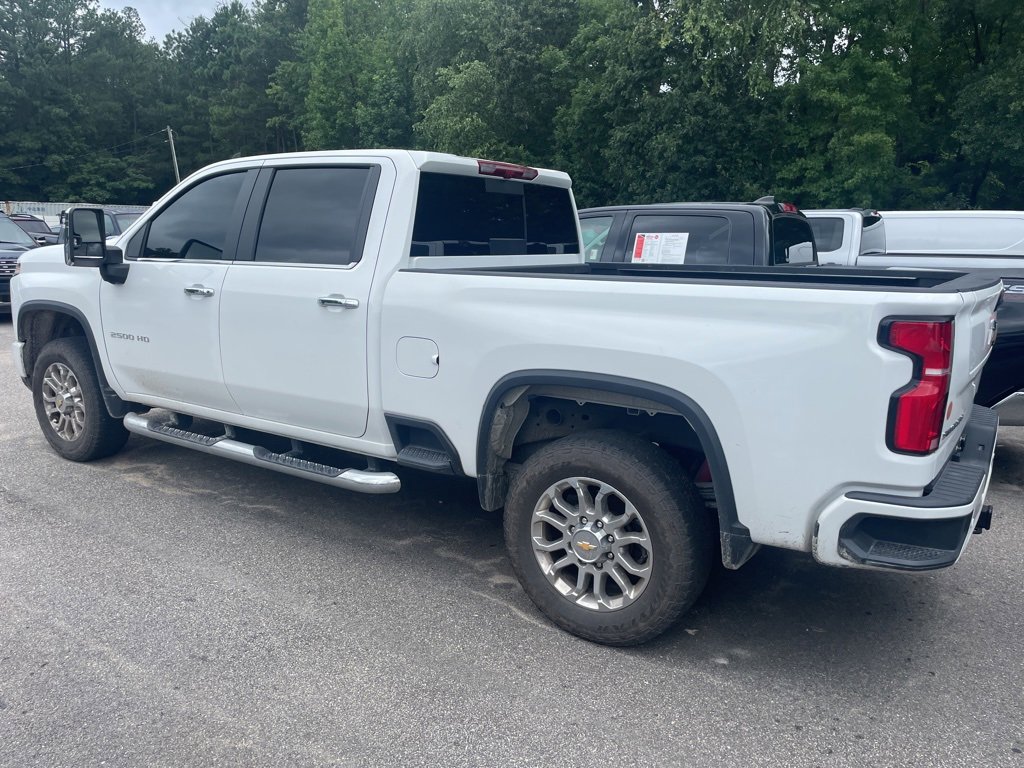 2025 Chevrolet Silverado 2500HD LT photo 3