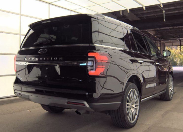 2023 Ford Expedition Limited photo 3