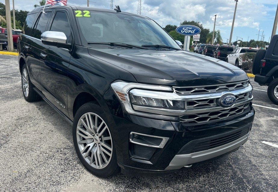 2022 Ford Expedition Platinum photo 2
