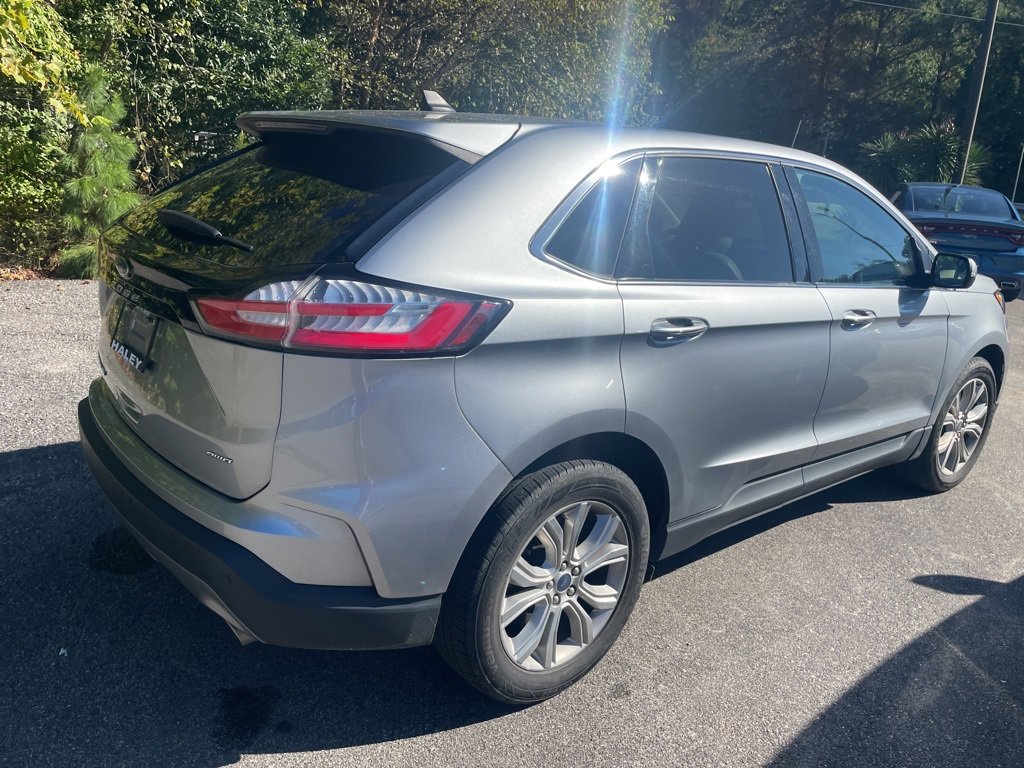 2022 Ford Edge Titanium photo 2