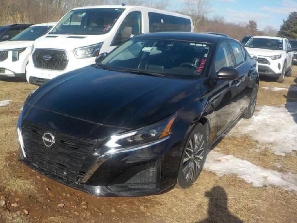 Used 2024 Nissan Altima 2.5 SV Sedan