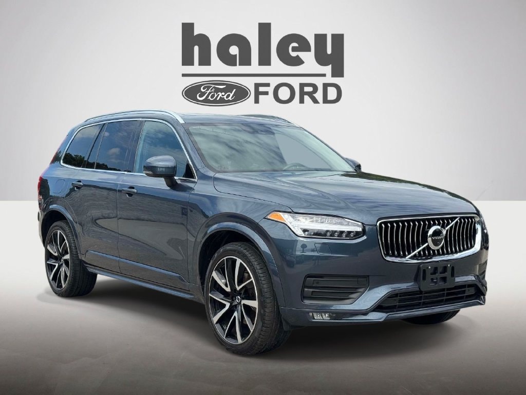 2022 Volvo XC90 Momentum