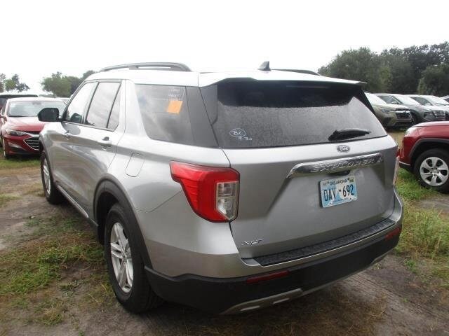2023 Ford Explorer XLT photo 4