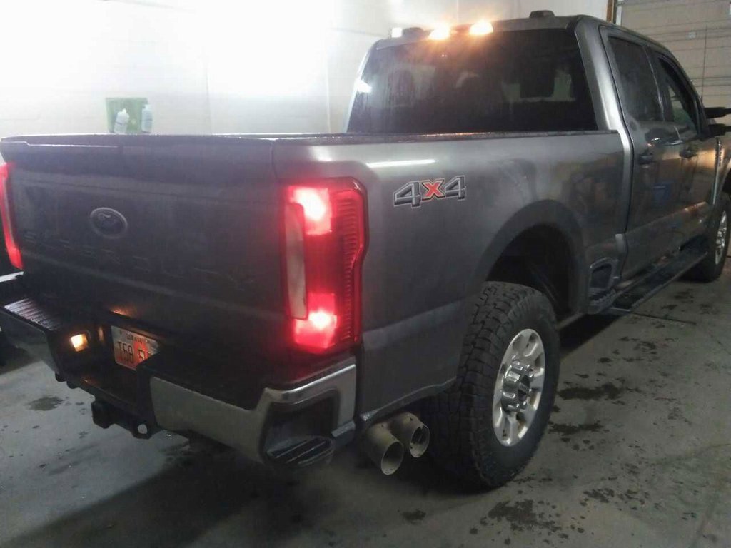 2024 Ford F-250 XLT photo 4