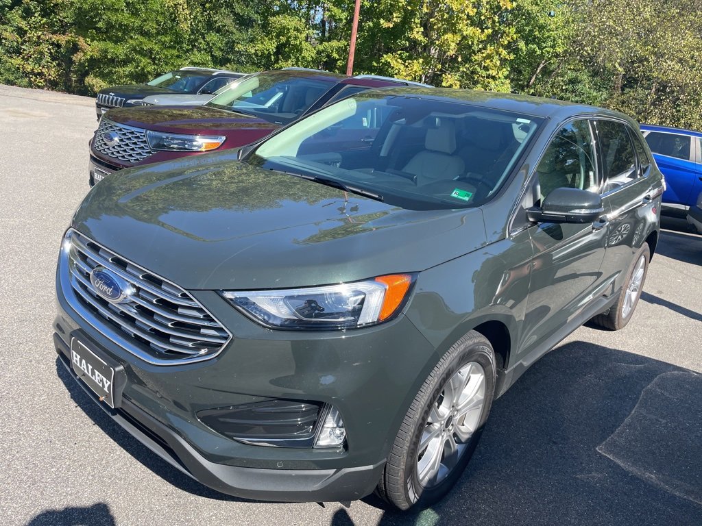 2024 Ford Edge Titanium photo 3