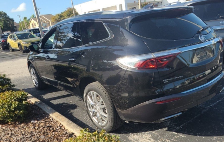 2022 Buick Enclave Premium photo 2