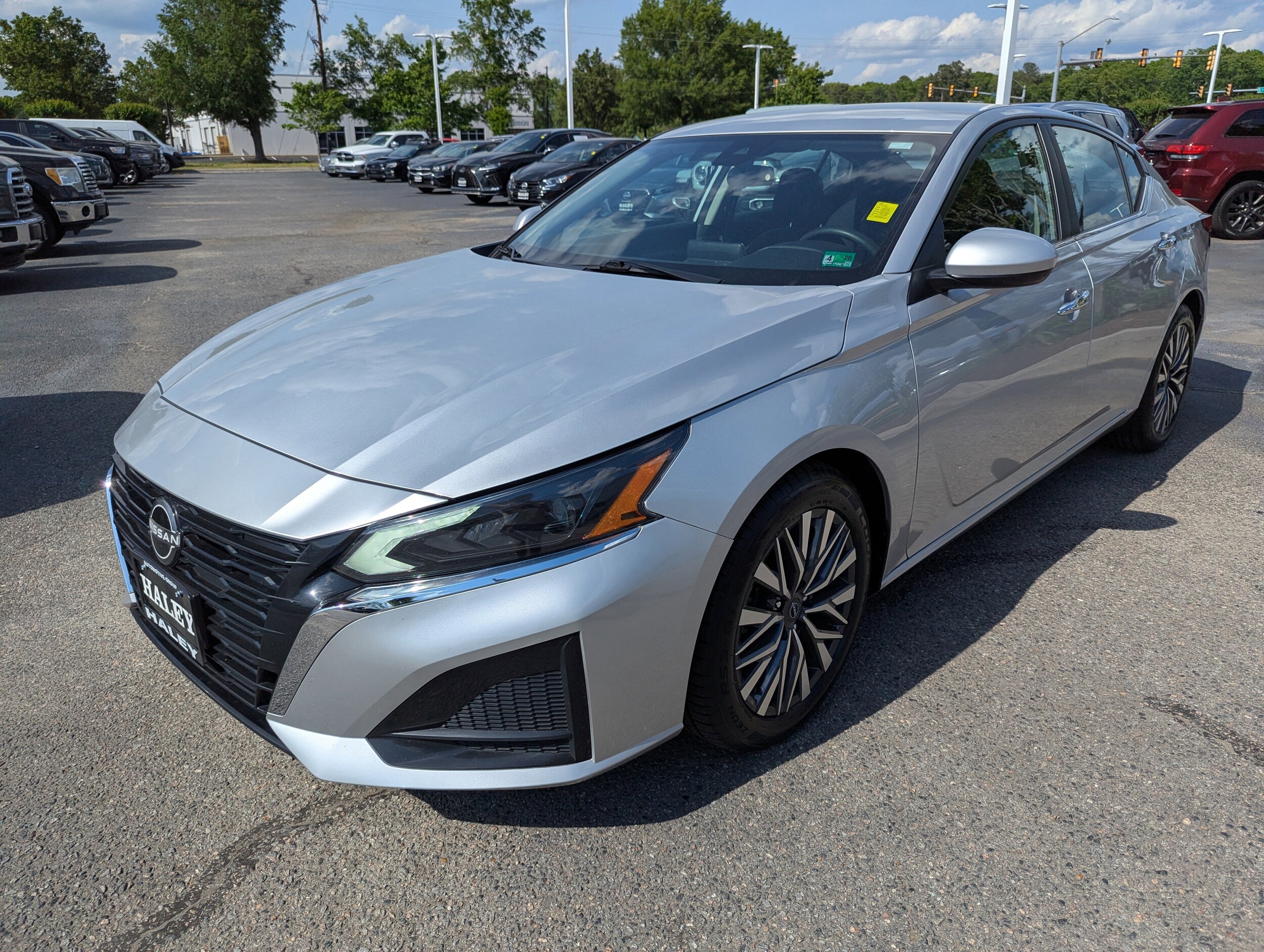 2023 Nissan Altima 2.5 SV photo 4