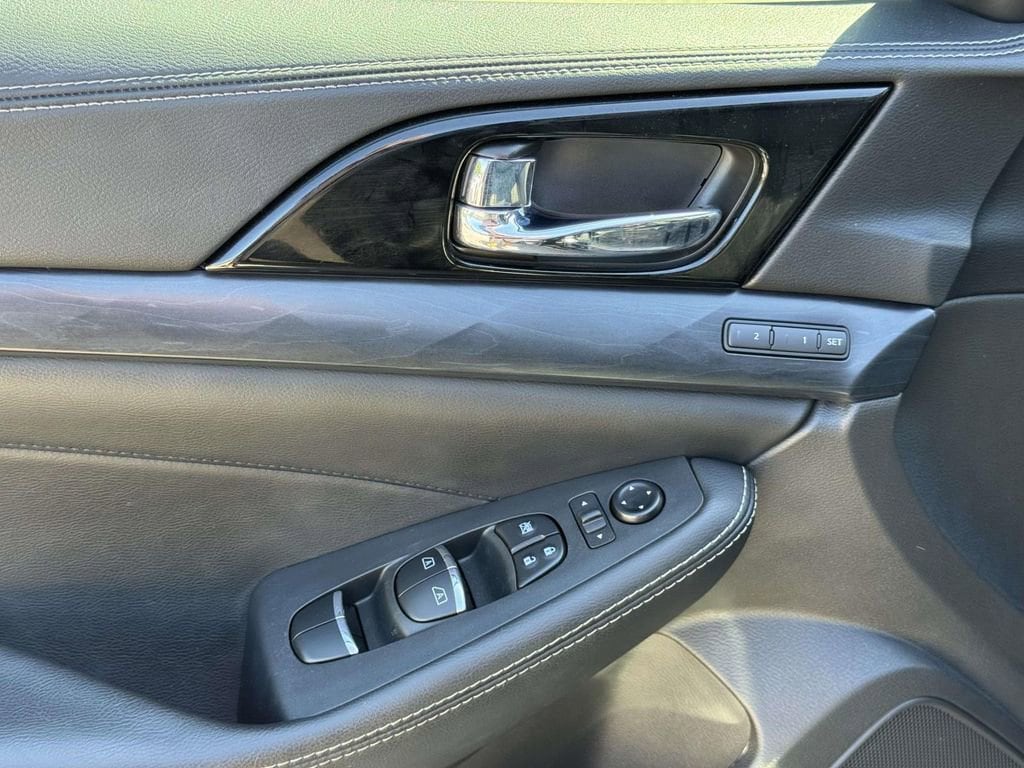 2023 Nissan Maxima Platinum - Photo 17