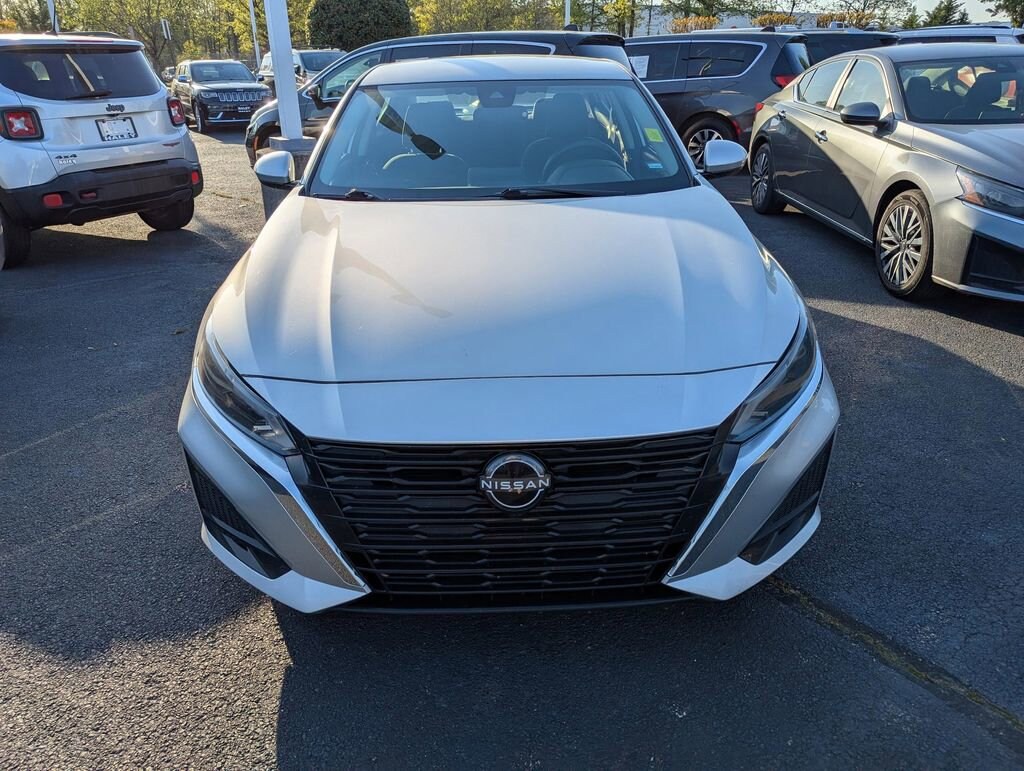 Used 2023 Nissan Altima 2.5 SV Sedan