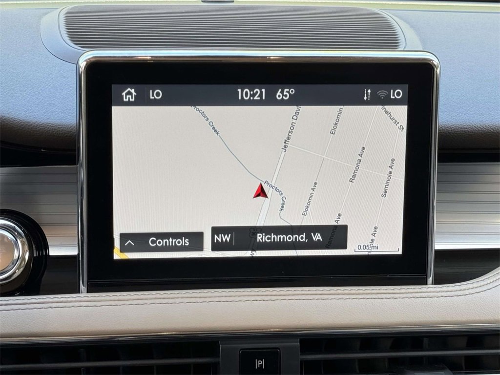 2021 Lincoln Corsair Standard photo 2