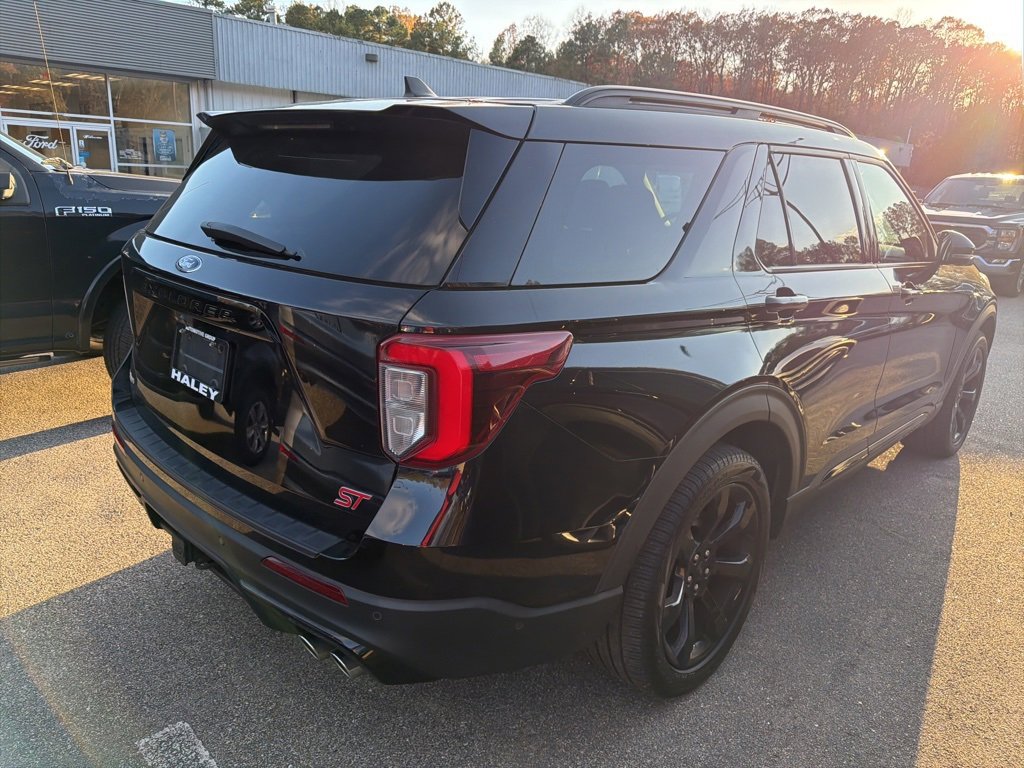 2021 Ford Explorer ST photo 2
