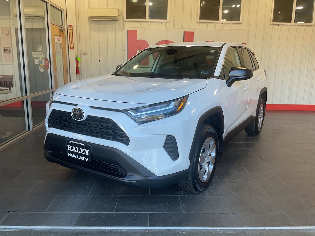 New 2025 Toyota RAV4 LE SUV