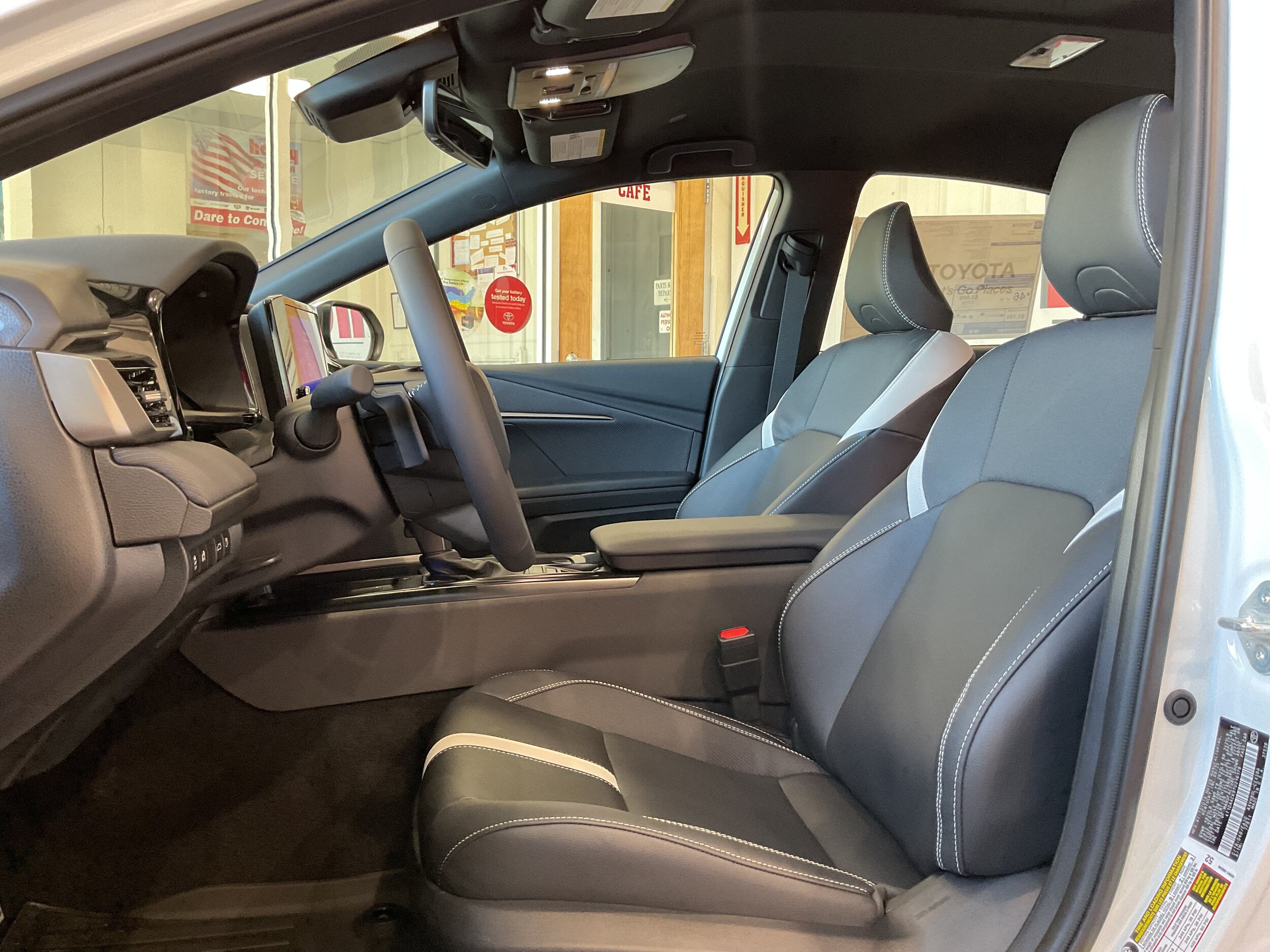 2026 Toyota Camry SE - Photo 12