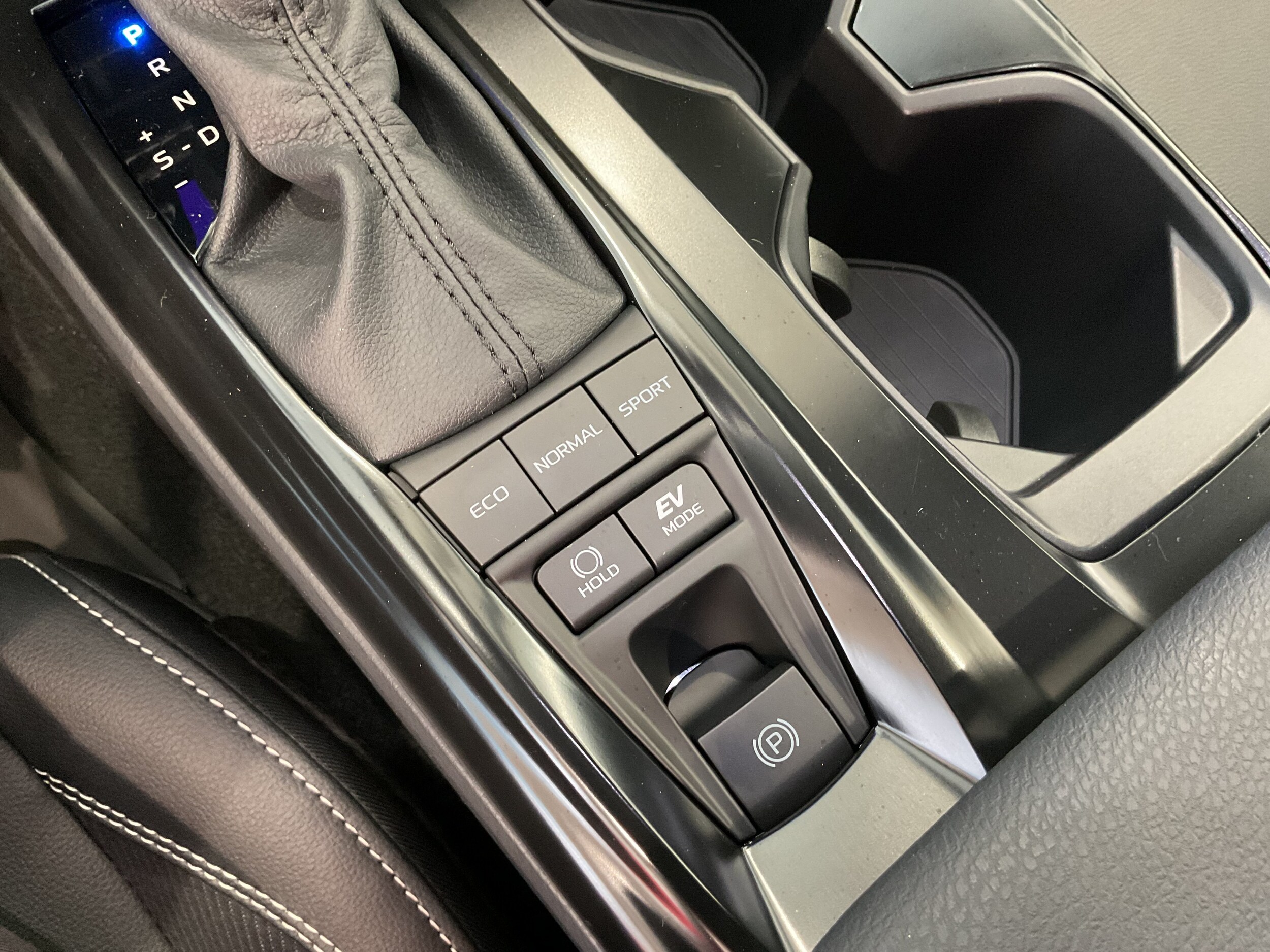2026 Toyota Camry SE - Photo 23