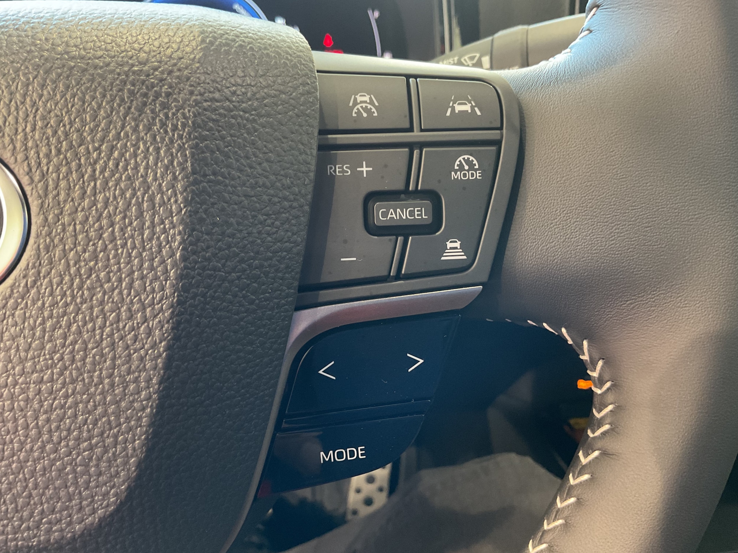2026 Toyota Camry SE - Photo 26