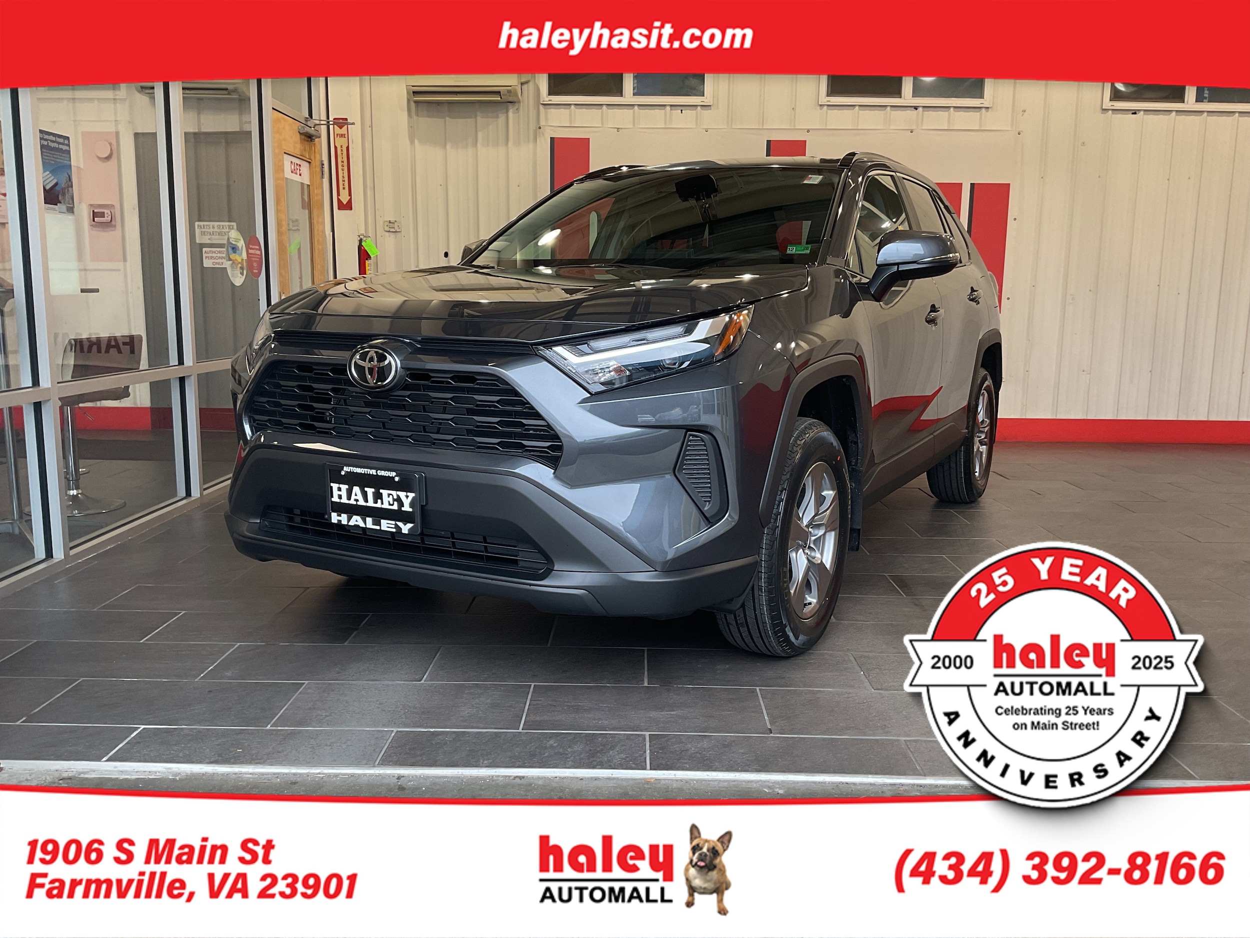 2025 Toyota RAV4 XLE's photo