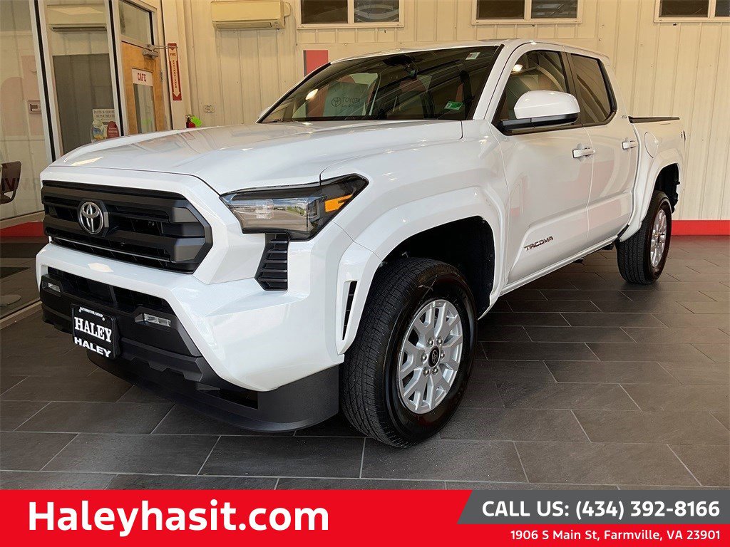 2025 Toyota Tacoma SR5's photo