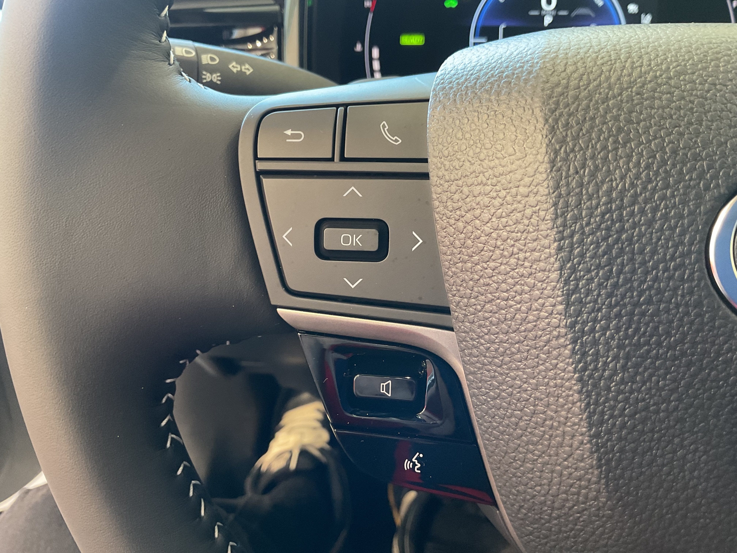 2026 Toyota Camry SE - Photo 27