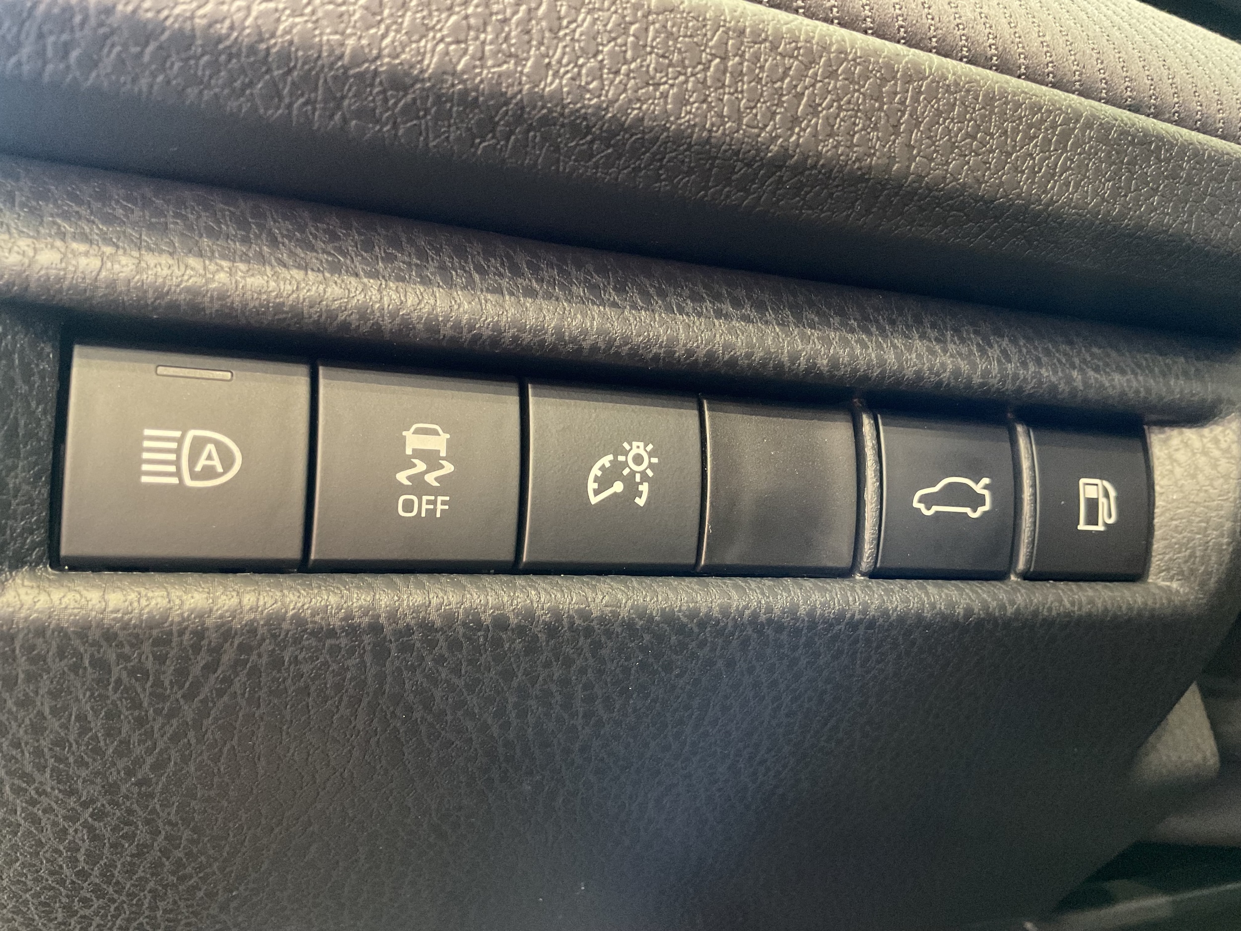2026 Toyota Camry SE - Photo 19