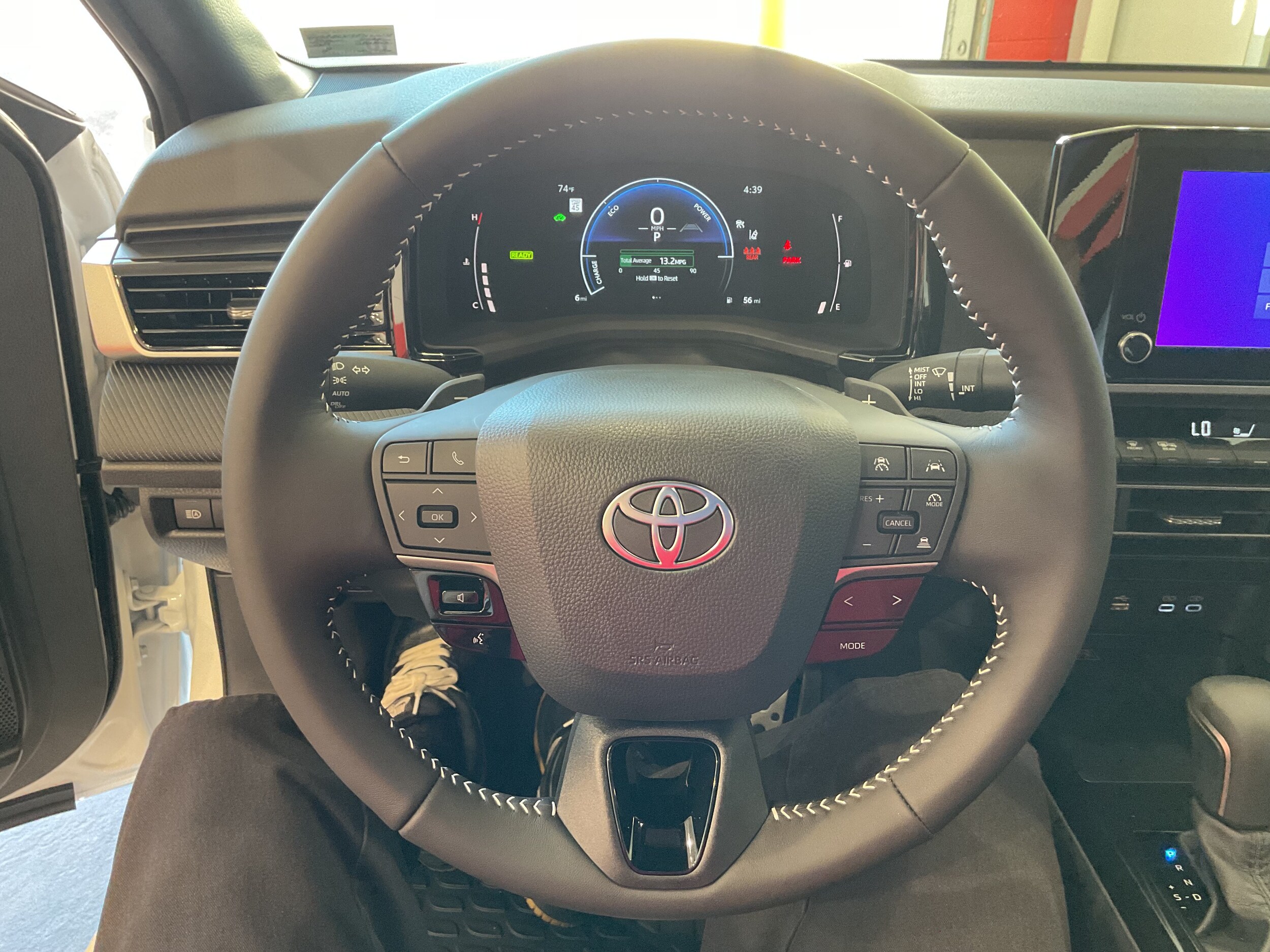 2026 Toyota Camry SE - Photo 25