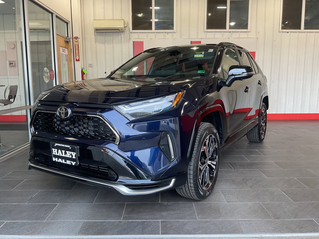 New 2025 Toyota RAV4 Plug-in Hybrid XSE SUV
