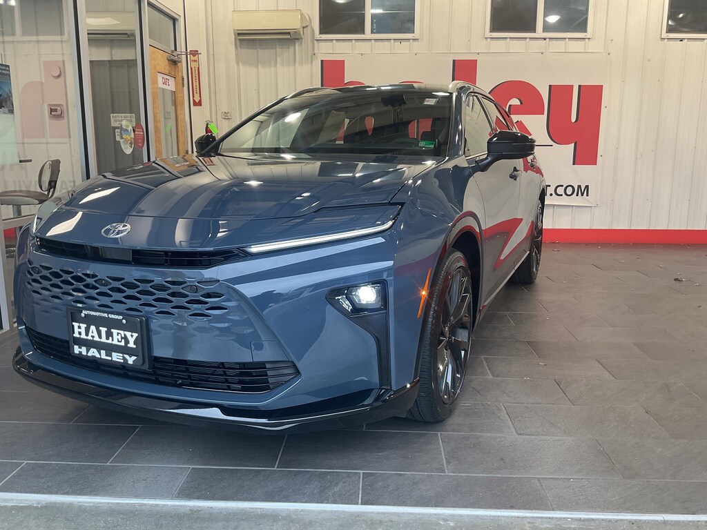 New 2025 Toyota Crown Signia Limited SUV