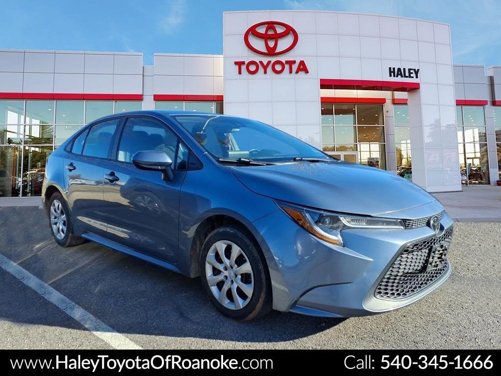 Used 2022 Toyota Corolla LE Sedan