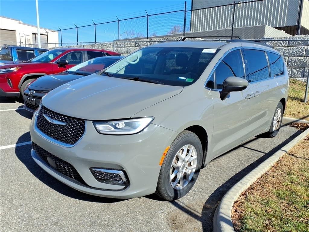 Used 2023 Chrysler Pacifica Touring L Van Passenger Van