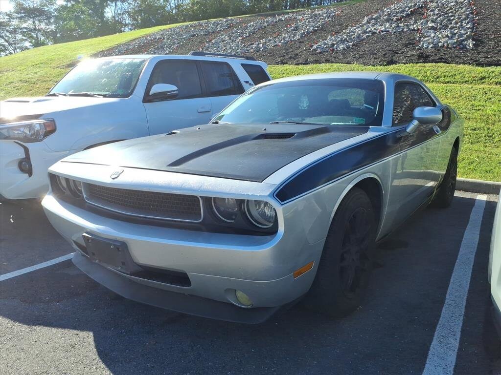 2010 Dodge Challenger SE photo 3