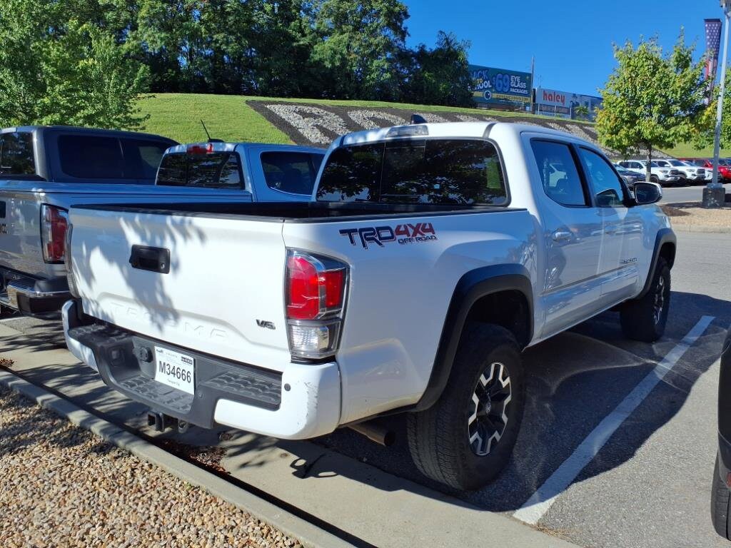 2023 Toyota Tacoma TRD Double Cab V6 photo 2