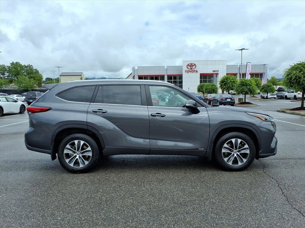 Used 2023 Toyota Highlander Hybrid XLE SUV