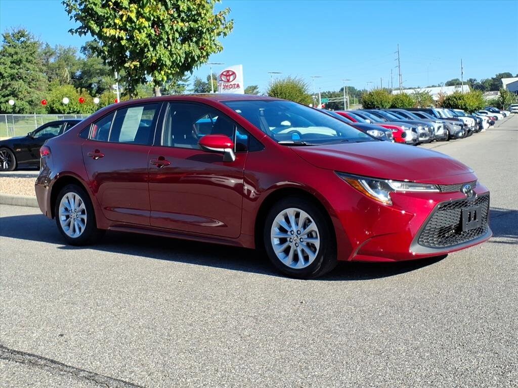 2022 Toyota Corolla LE photo 2