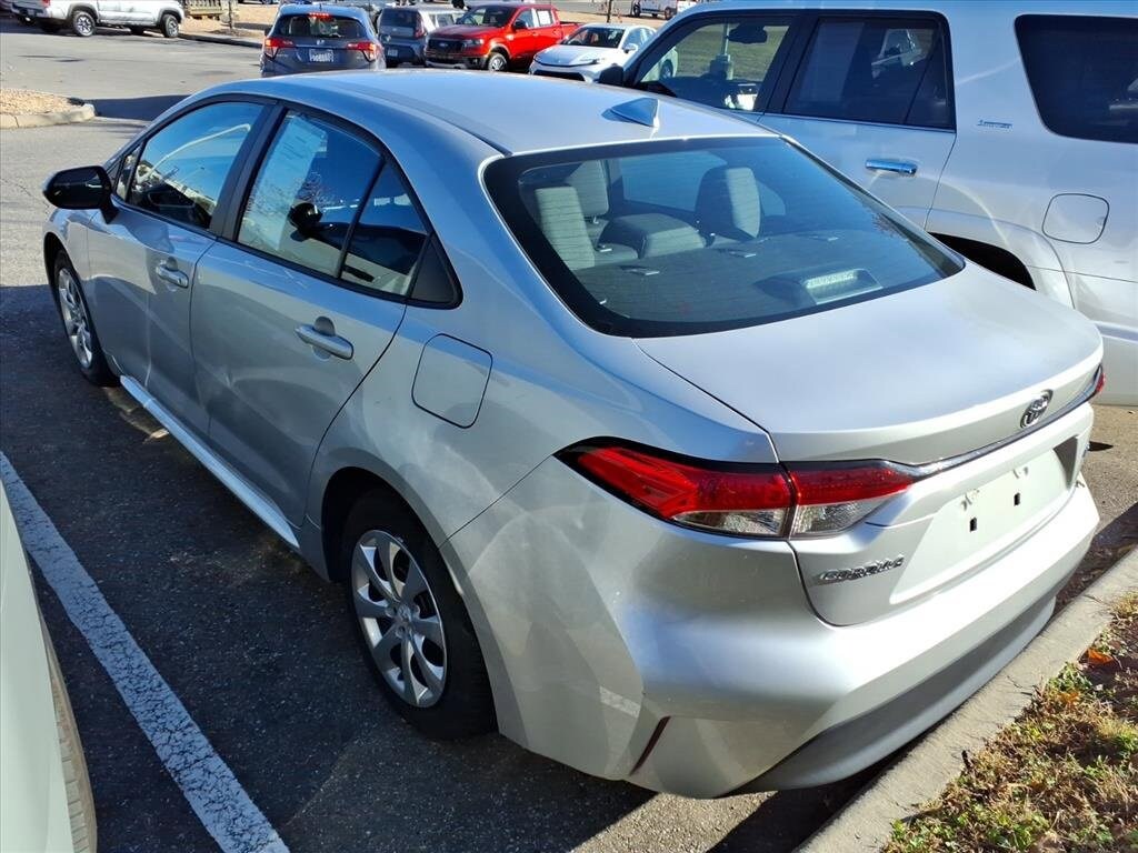 2024 Toyota Corolla LE photo 3