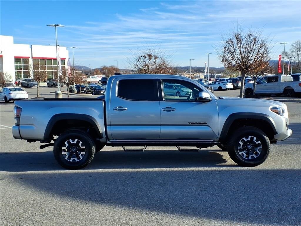 2023 Toyota Tacoma TRD Double Cab photo 3