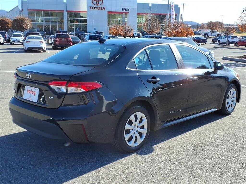 2024 Toyota Corolla LE photo 4
