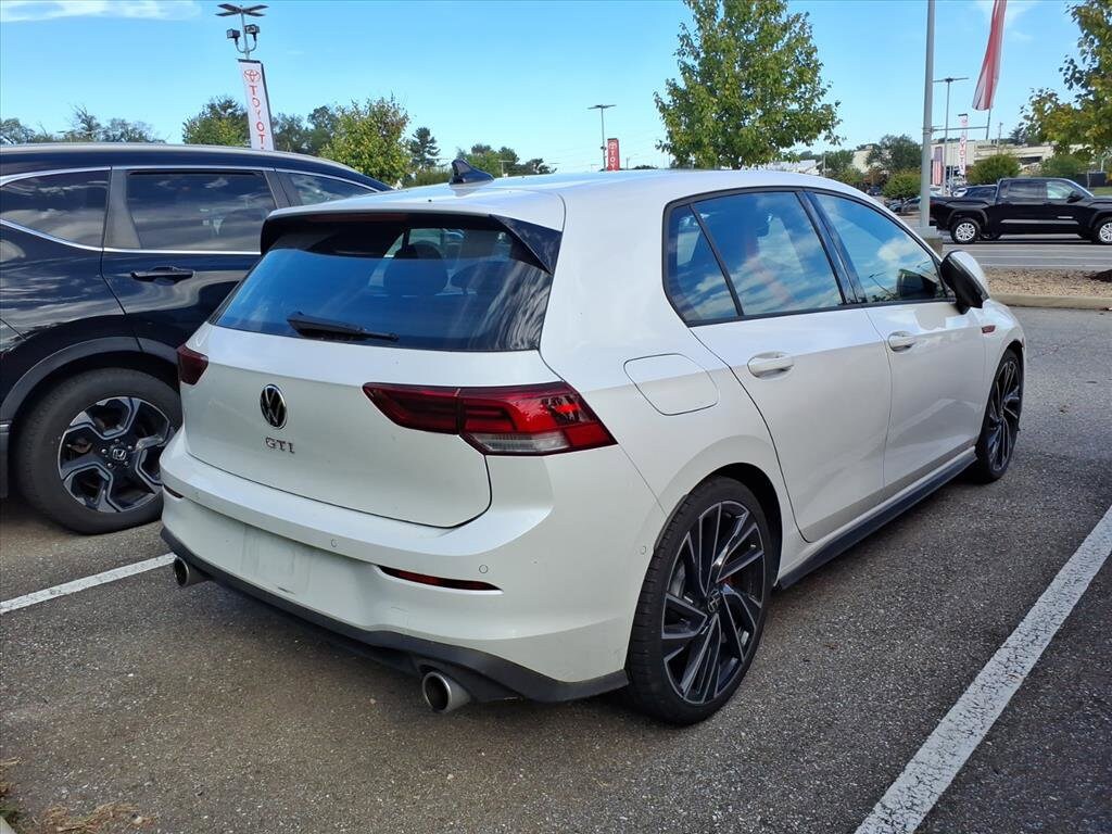 2024 Volkswagen Golf GTI Autobahn photo 2