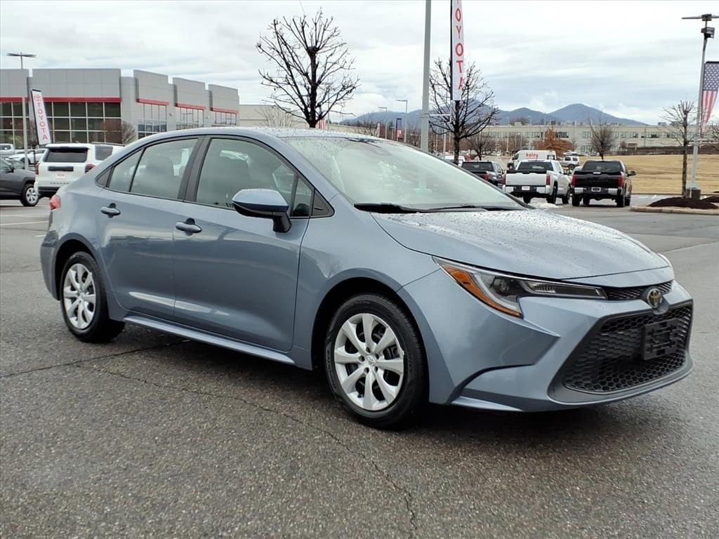 Used 2022 Toyota Corolla LE Sedan